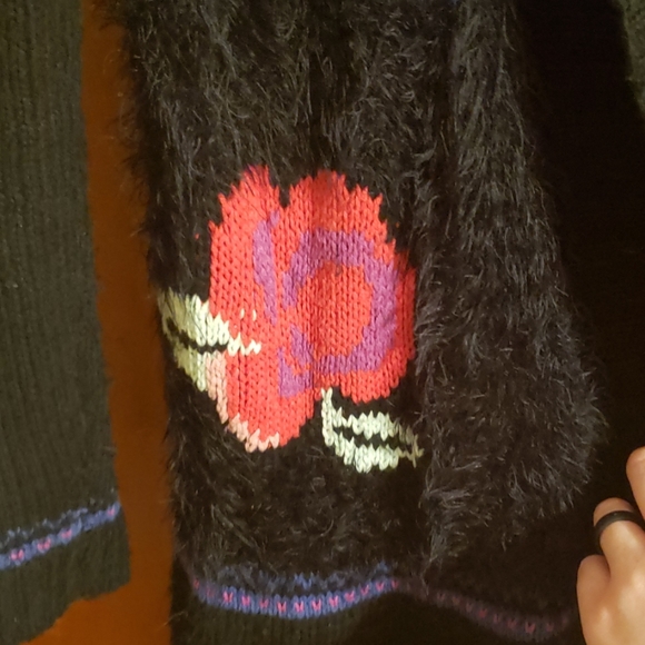 Cardigan - Picture 2 of 4